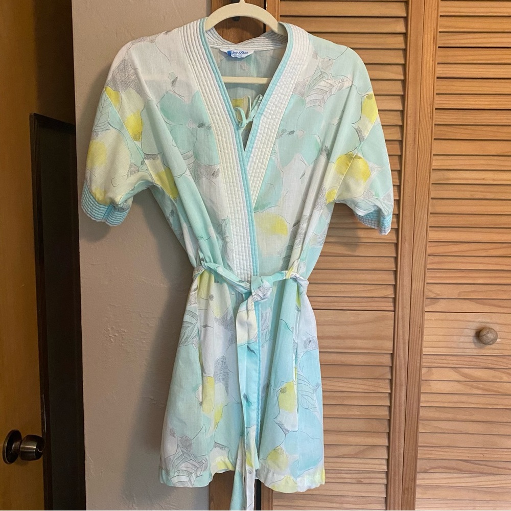 Vintage Lara Dee by Charm Women’s Short Robe Lightweight Cotton